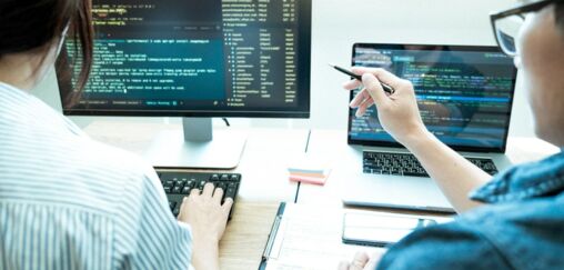 Plattform zur Simulationsverwaltung von Windkraftanlagen