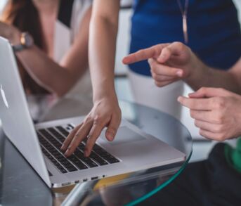 Content Services bieten entscheidende Funktionen zur Steigerung der Produktivität.